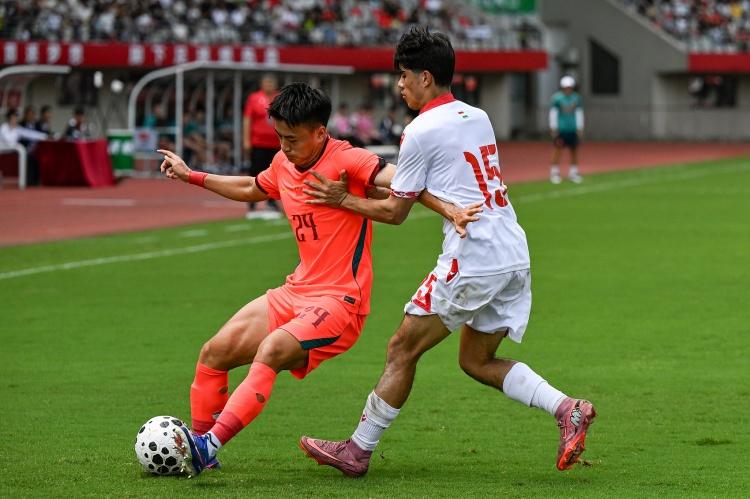 足球报：国足与U23国足合练有助更多了解U23国脚，基本放弃东盟杯